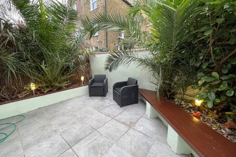 5 bedroom house to rent, Arlesford Road London SW9