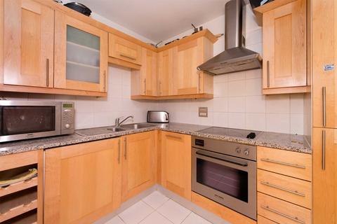 1 bedroom flat to rent, Belvedere Road, London SE1