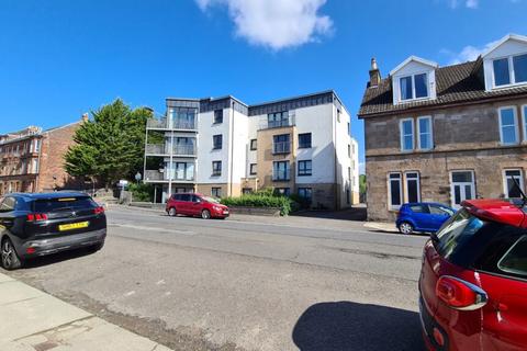 2 bedroom flat to rent, 2 Charlotte Ct East Princes St, Helensburgh, G84 7DF