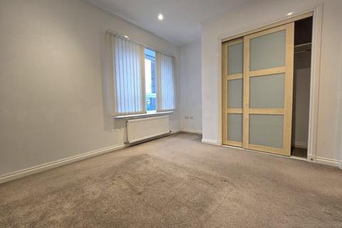 2 bedroom flat to rent, 2 Charlotte Ct East Princes St, Helensburgh, G84 7DF