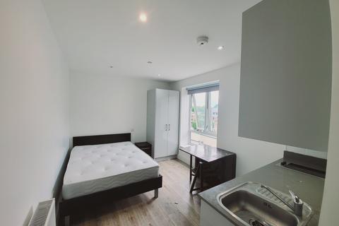 Studio to rent, Luminaire Apartments, 313 Kilburn High Road, LONDON NW6