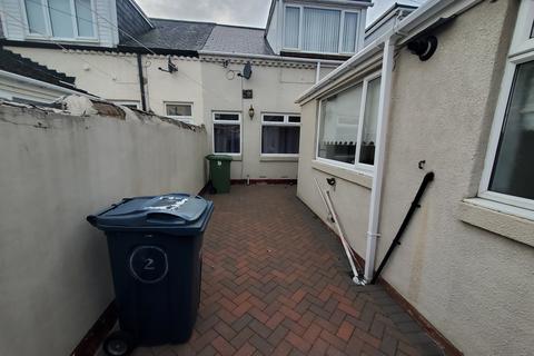 2 bedroom terraced house to rent, Hill Street, Sunderland SR3