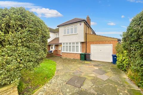 3 bedroom semi-detached house to rent, Glengall Road, Edgware, Greater London