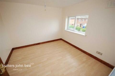 3 bedroom semi-detached house to rent, Maidstone Grove, Stoke-on-trent