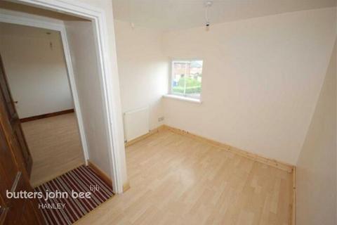 3 bedroom semi-detached house to rent, Maidstone Grove, Stoke-on-trent