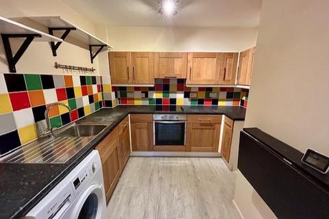 2 bedroom flat to rent, Friday Hill, London