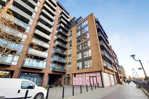 3 bedroom flat to rent, Turnberry Quay, London E14