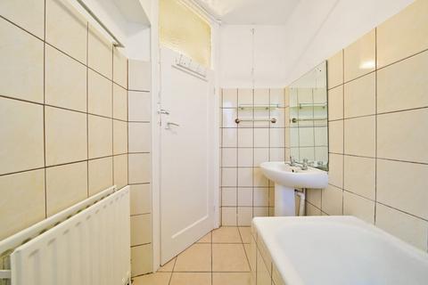 3 bedroom flat to rent, Beaumont Court, Upper Clapton Road, Hackney, E5