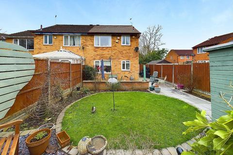 3 bedroom semi-detached house for sale, Ellwood Close, Leicester