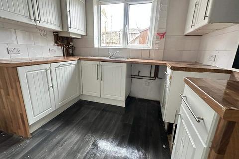 2 bedroom terraced house to rent, Badger Street, Walmersley, Bury
