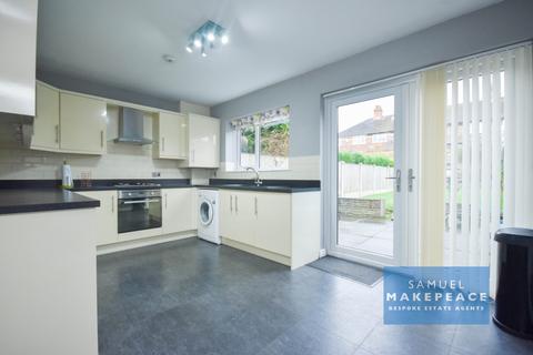 3 bedroom townhouse to rent, Furlong Road, Tunstall, Stoke-on-Trent