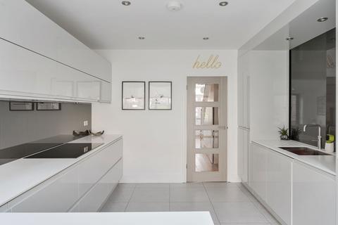 11 Cornfield Road, Reigate, RH2 7HF