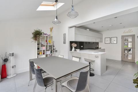 11 Cornfield Road, Reigate, RH2 7HF