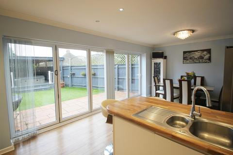 3 bedroom semi-detached house to rent, The Crescent, Netley Abbey, Southampton