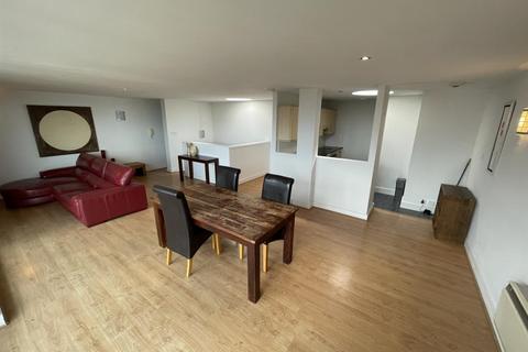 3 bedroom penthouse to rent, Cornwallis Court, Liverpool L1