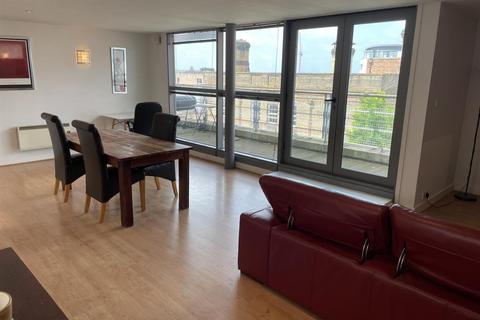 3 bedroom penthouse to rent, Cornwallis Court, Liverpool L1