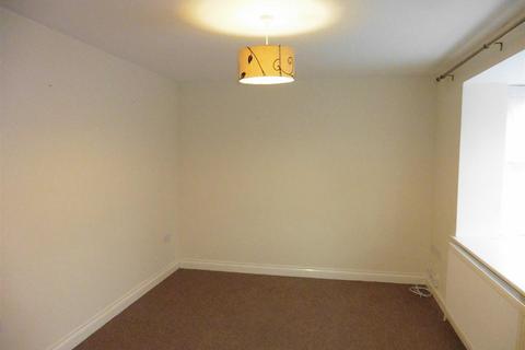 3 bedroom terraced house to rent, Kings Mews