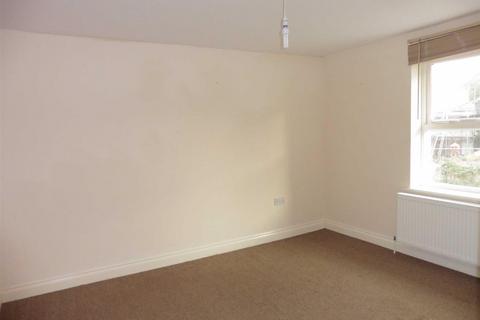 3 bedroom terraced house to rent, Kings Mews