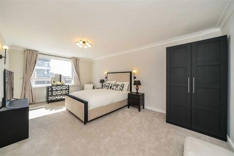 4 bedroom flat to rent, The Water Gardens, London W2