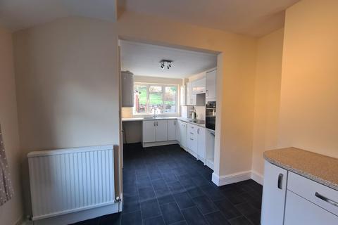 3 bedroom bungalow to rent, Slyne Road, Bolton-le-Sands, LA5