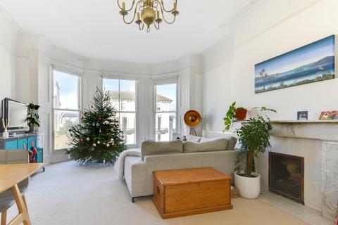 3 bedroom flat to rent, Medina Villas, Hove