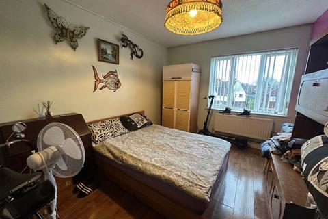 2 bedroom flat for sale, Rockingham Road, Corby NN17