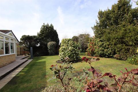 3 bedroom detached bungalow for sale, Victoria Gardens, Ferndown