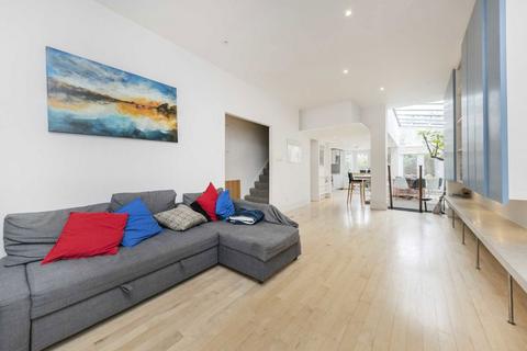 4 bedroom house to rent, Kimberley Road, London SW9