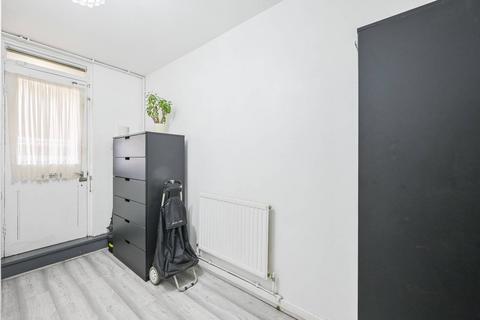 89 Solander Gardens, London, E1 0DF