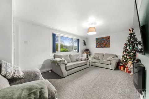 222 Priory Road, Featherstone, Pontefract, WF7 5JW