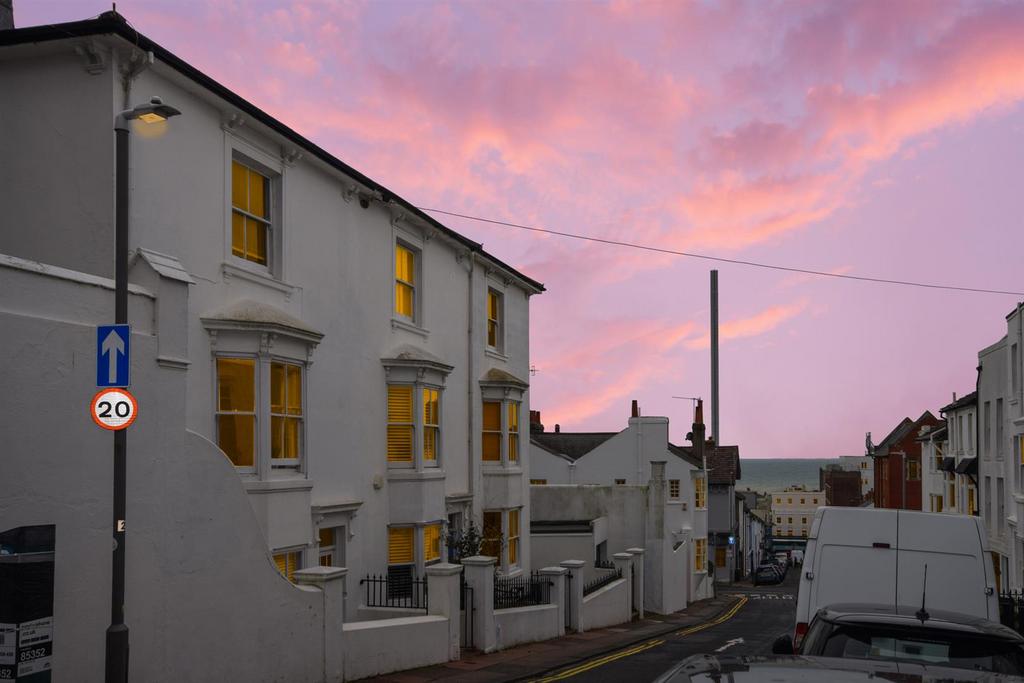 DSC 0633-Dusk