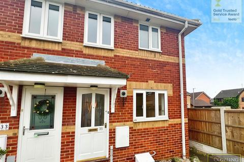 2 bedroom end of terrace house to rent, Lennox Drive, Wickford