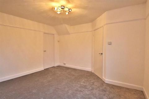 2 bedroom end of terrace house to rent, Cheviot Road, Worthing