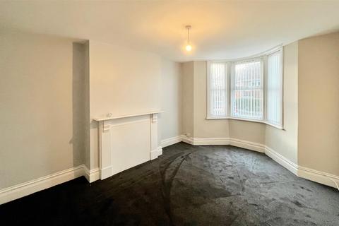 2 bedroom flat to rent, Brighton Road, Saltwell, Gateshead