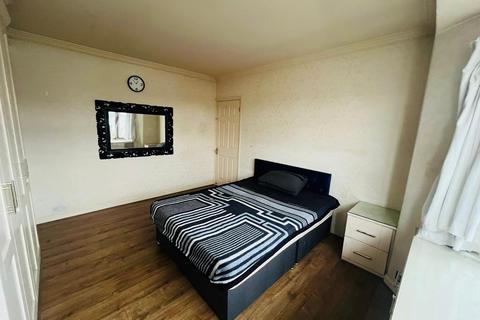 1 bedroom in a house share to rent, Ryefield Avenue, Uxbridge UB10