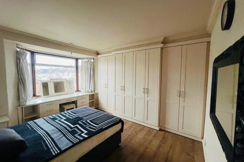 6 bedroom house share to rent, Ryefield Avenue, Uxbridge UB10