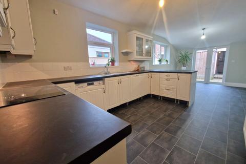 4 bedroom terraced house for sale, Kingsway Road, Burnham-on-Sea, Somerset, TA8