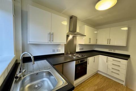 2 bedroom property to rent, Green Park, Derby DE22