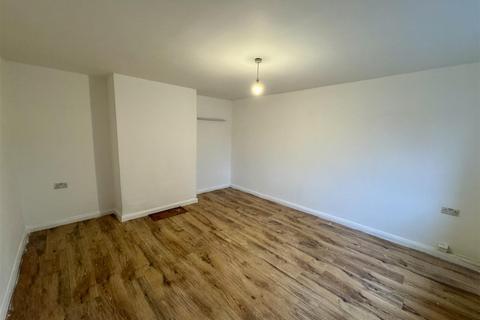 2 bedroom property to rent, Green Park, Derby DE22