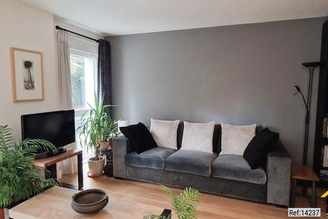 1 bedroom flat for sale, Oakhill Road, London, SW15