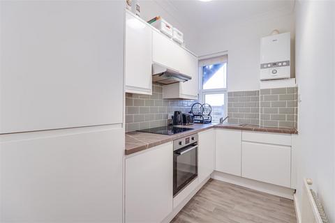 2 bedroom flat for sale, Westcliff Avenue, Westcliff-On-Sea SS0