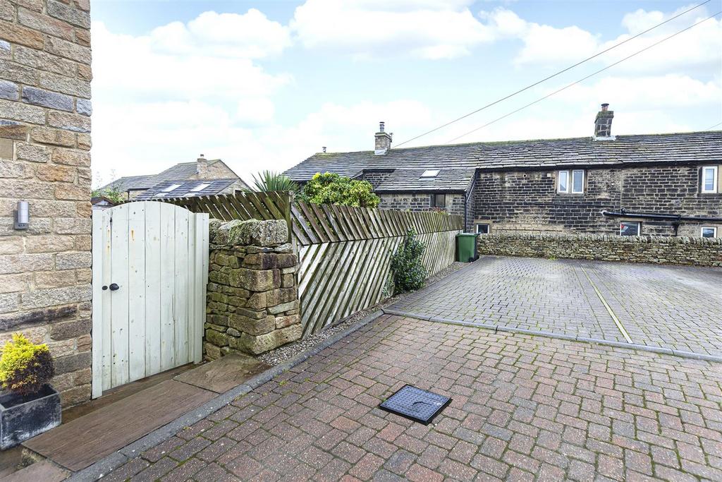 Bramleys Estate Agents - Beech Court - Farnley Tya