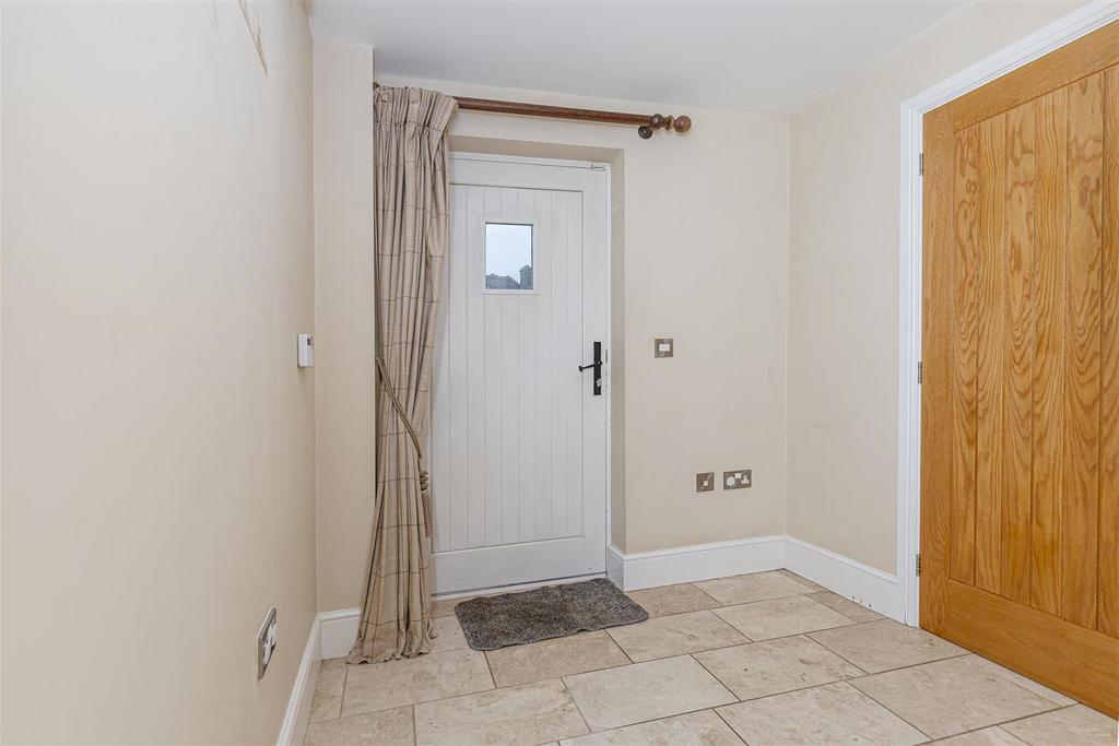 Bramleys Estate Agents - Beech Court - Farnley Tya