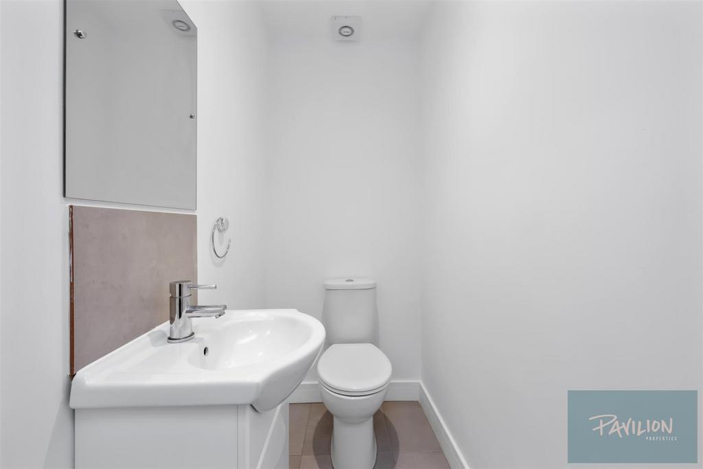 Powis Square, 16a-015.jpg