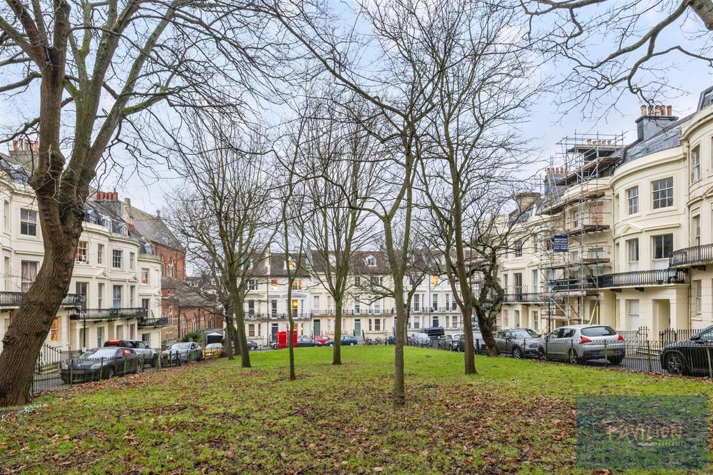 Powis Square, 16a-019.jpg