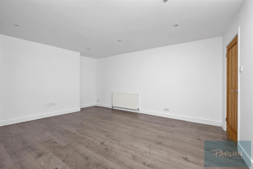 Powis Square, 16a-017.jpg