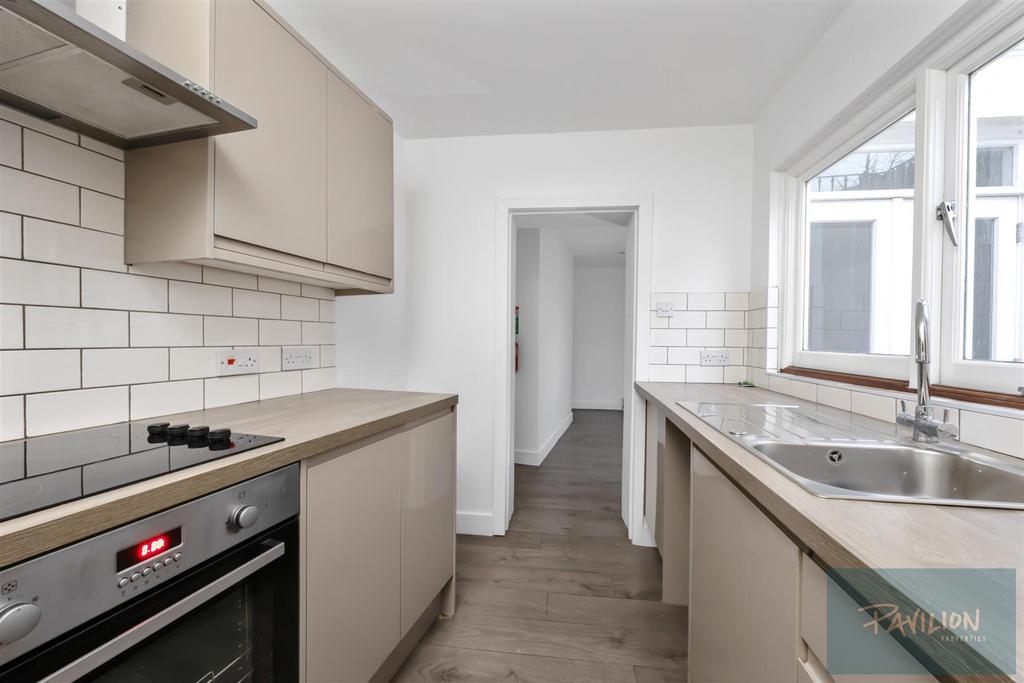 Powis Square, 16a-009.jpg