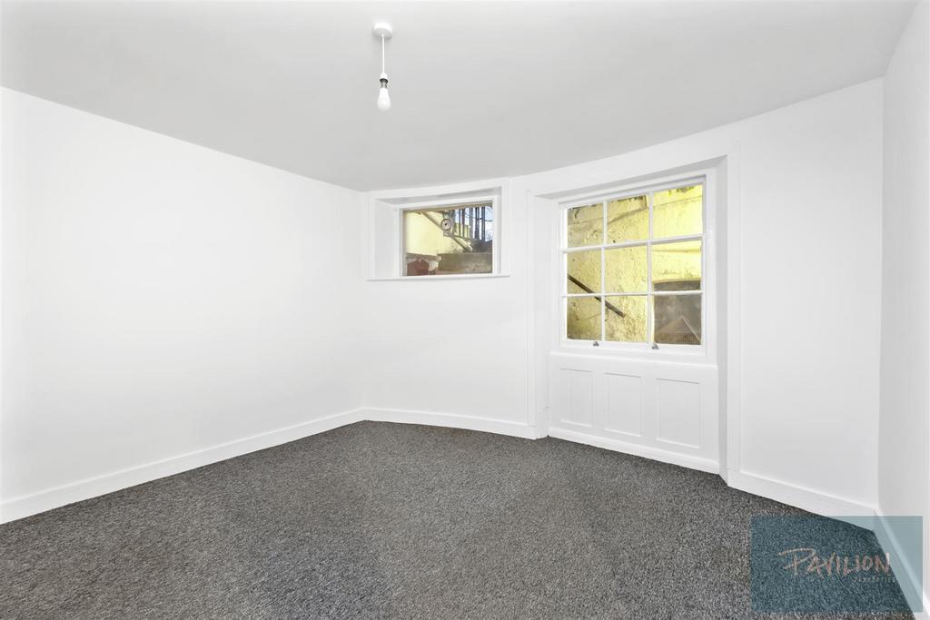 Powis Square, 16a-012.jpg