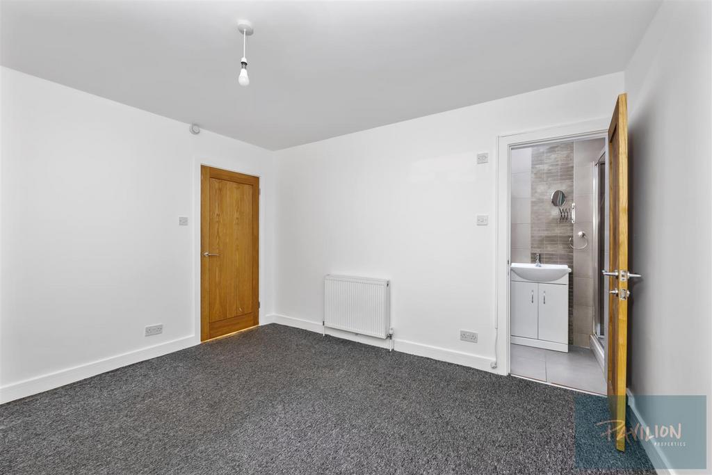 Powis Square, 16a-014.jpg