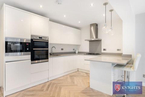 3 bedroom house for sale, Linden Gardens, London, EN1